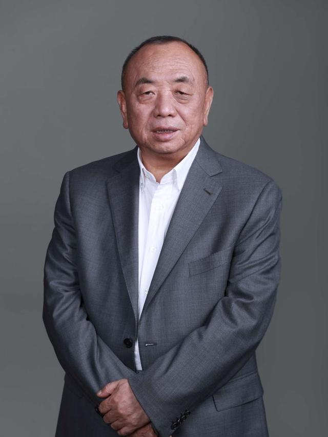 4老总3总_徐州卡迪亚老总周总(3)