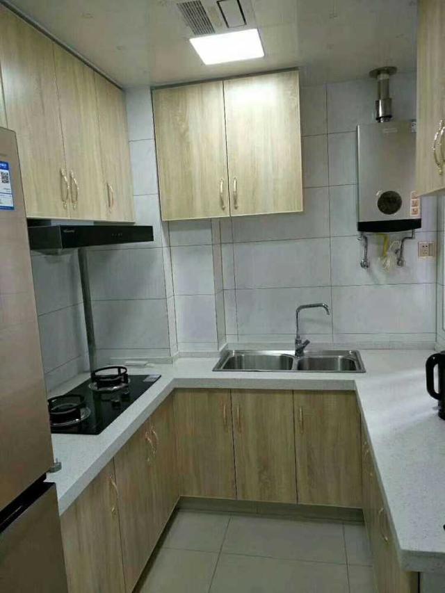 新房装修,木工用免漆板打的柜子环保又漂亮,这