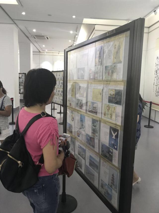 改革开放40周年全国集邮巡回活动武汉站在黄