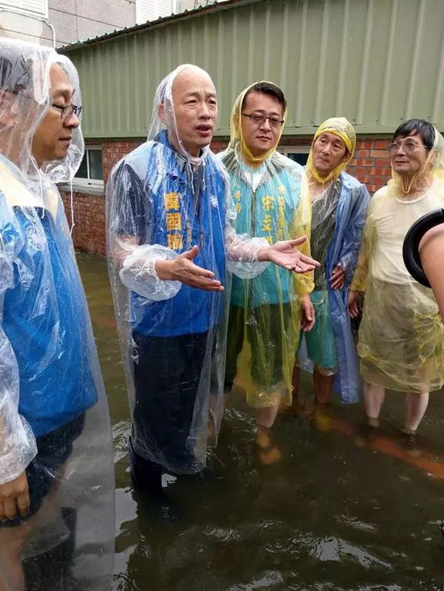 早安海峡:特朗普竟涂错美国国旗颜色 吴敦义:要