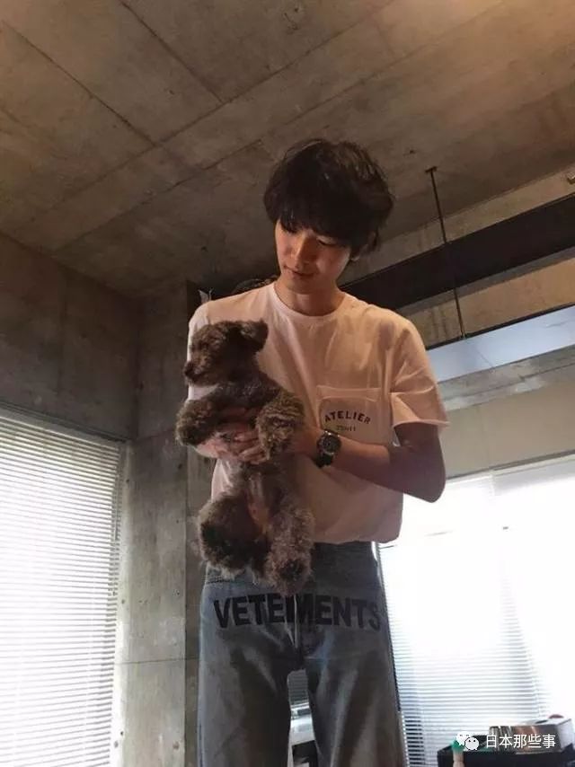 小嶋阳菜和IT社长恋爱 今年是IT社长们的胜利！