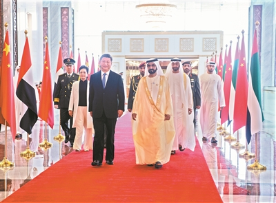 习近平抵达阿布扎比开始对阿拉伯联合酋长国进行国事访问