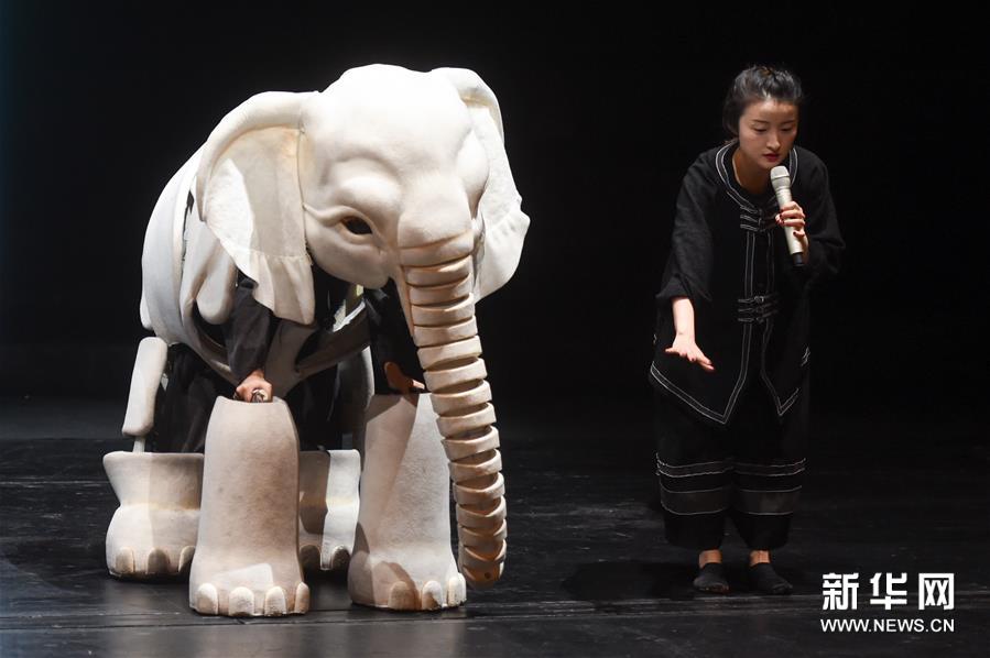 国家大剧院上演人偶剧《最后一头战象》 探讨人与动物关系