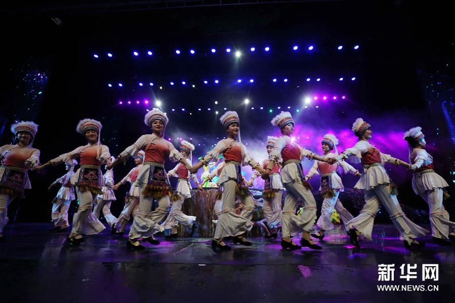 桑植民歌“搬”上舞台