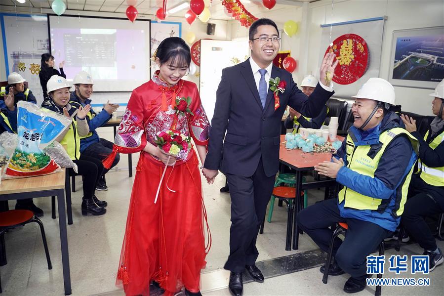 白丝脚上的精华液——在线视频与剧情介绍
