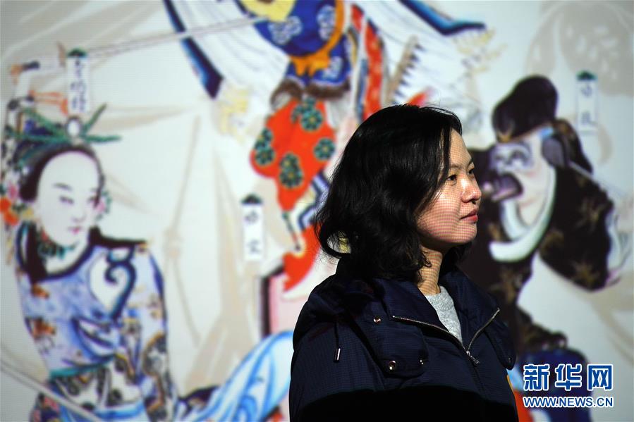 速滑世界杯北京站进行赛前官方训练中国团队首次完成“冰丝带”独立制冰