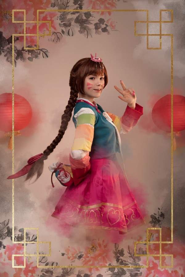 俄罗斯可爱妹纸Cos《守望》韩服D.va 娇俏可爱喜庆十足