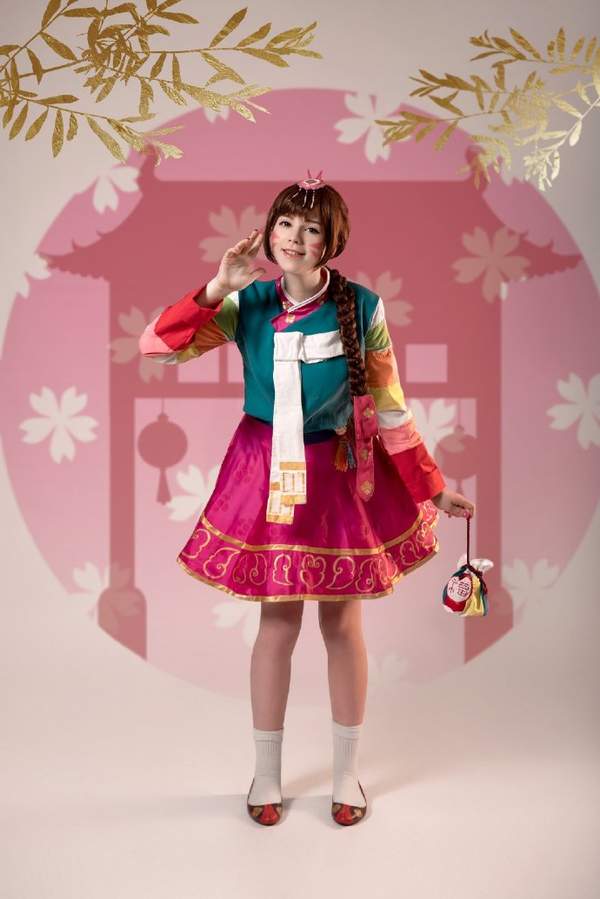 俄罗斯可爱妹纸Cos《守望》韩服D.va 娇俏可爱喜庆十足