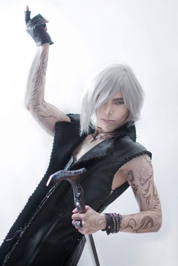 国外小哥哥COS《鬼泣5》角色V 还原贼高,神似本尊