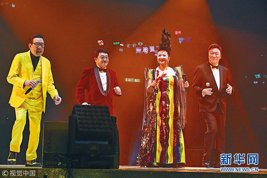薛家燕出道60周年演唱会举行 谢天华、张智霖
