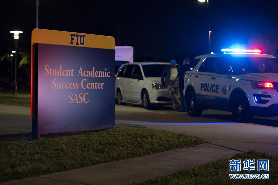 美国在建天桥坍塌致至少4死9伤 图 天桥 佛罗里达国际大学 迈阿密 新浪新闻