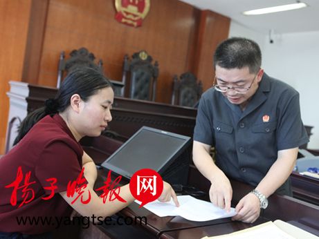 法官酷暑天忙执行 51名工人终于领到工资