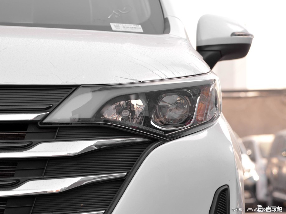 「到店实拍」GM8的小兄弟,预售11万不带侧滑门的MPV,传祺GM6。