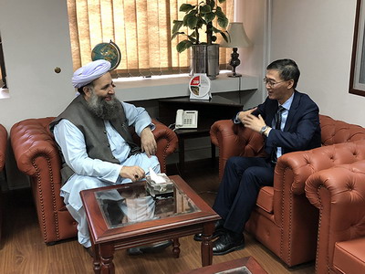 2018年9月19日，驻巴基斯坦大使姚敬会见巴宗教事务部长卡德里。（图源：外交部网站）