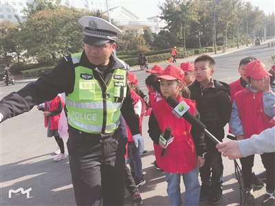 泗阳交警大队举办 马路小记者活动