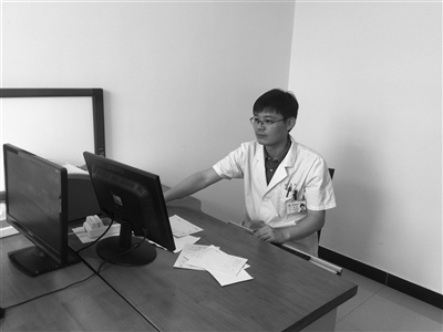 当班男医生“妖娆热舞” 背后有些什么样的故事