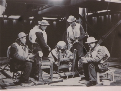 这样的潜水帽你见过吗 50多年前建大桥时就用的它！