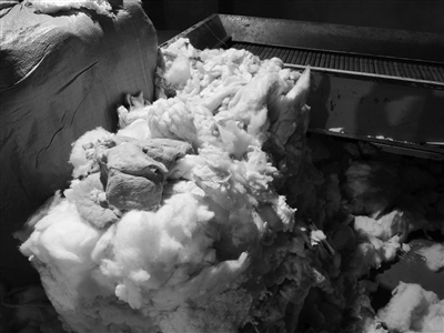 谷里一家纺工厂生产“黑心棉被”?