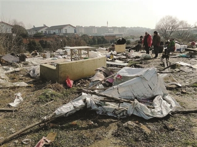 扬州一考古工地发生肢体冲突 两名考古人员被城管队员打伤