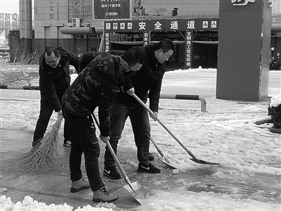 江苏各地体彩持续开展“爱心暖冬”活动