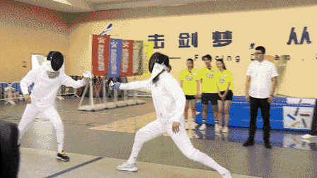 击剑男神仲满雷声实力pk 火力全开