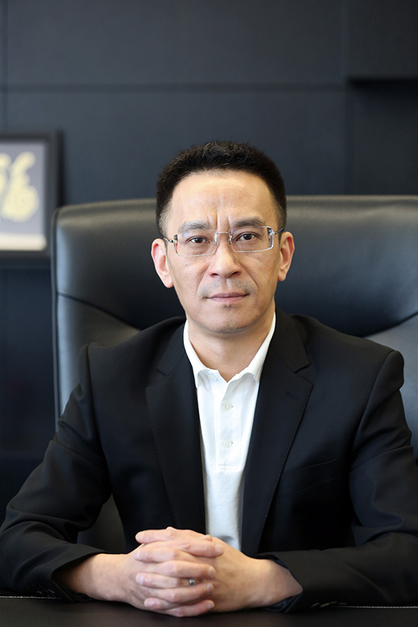 华鑫股份总裁、华鑫证券董事长俞洋