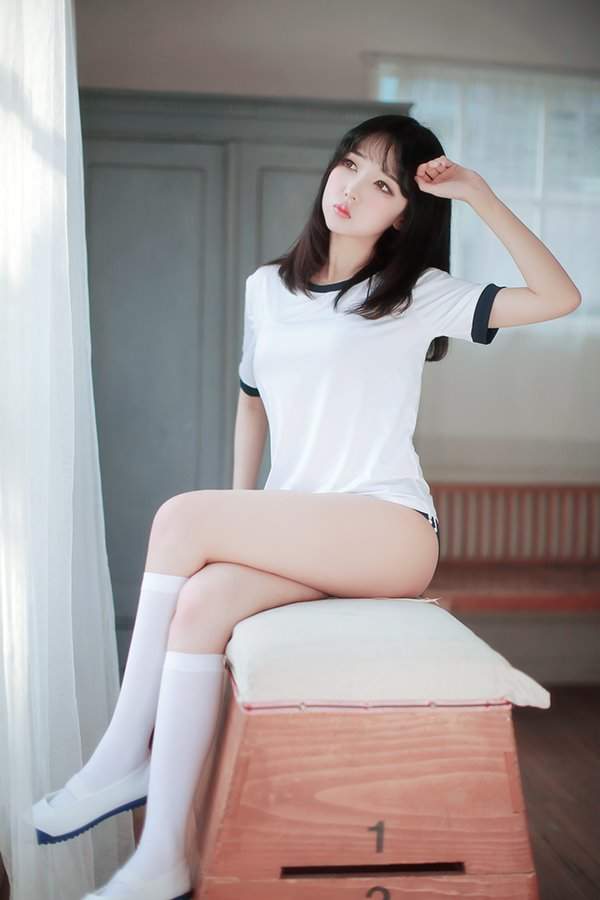 他将苏晴的上衣撩起 杨大明翻身压到苏晴身上第47章 赵德三和苏晴第一次