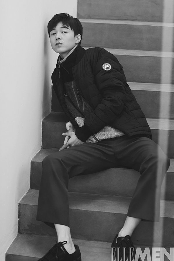 魏天浩曝最新杂志写真