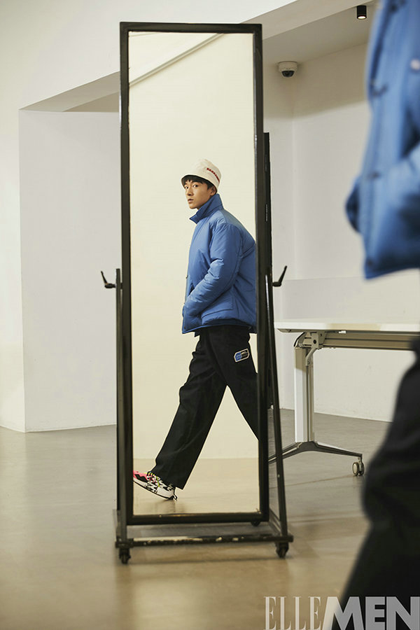 魏天浩曝最新杂志写真