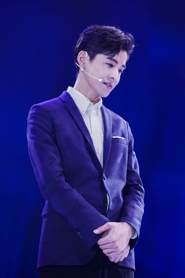 乔振宇助力公益影像节 “善行大使”鼓励轮椅少年