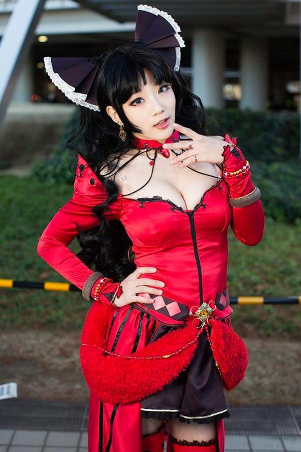 娇俏御姐COS《路易鬼屋》King Boo 美胸白丝血妈性感