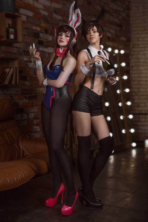 《守望先锋》D.va、猎空Cos 乖巧兔女郎“基”情满满