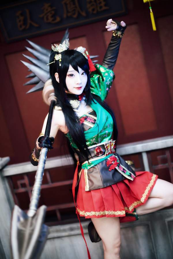 韩国美女Cos《真三国无双8》关银屏 娇俏可爱活力十足
