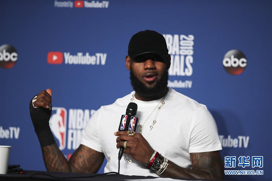 外媒称詹姆斯选秀日前不会透露下赛季去向