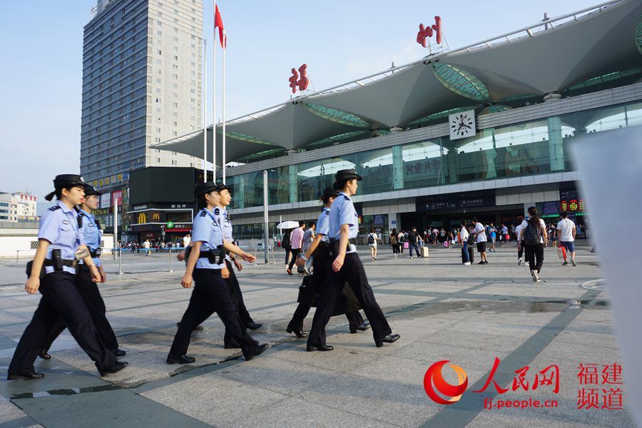 福州至西九龙高铁开行首日 福港高铁女子乘警