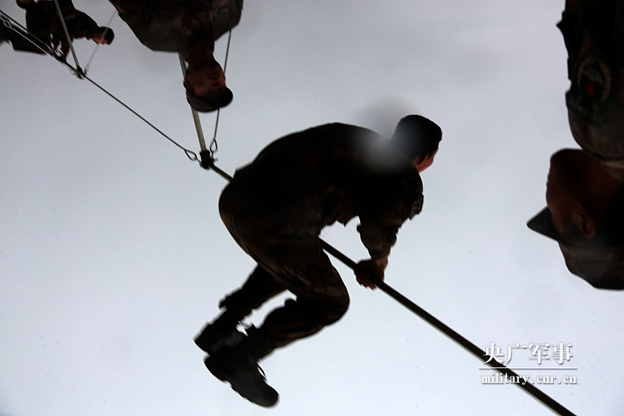 第76集团军某旅举行首届铁锤子杯军事体育运