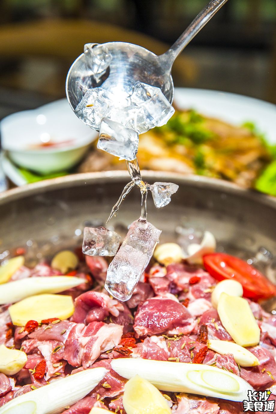 冰煮羊免费吃?长沙这家内蒙餐厅要送你一场羊肉盛宴!