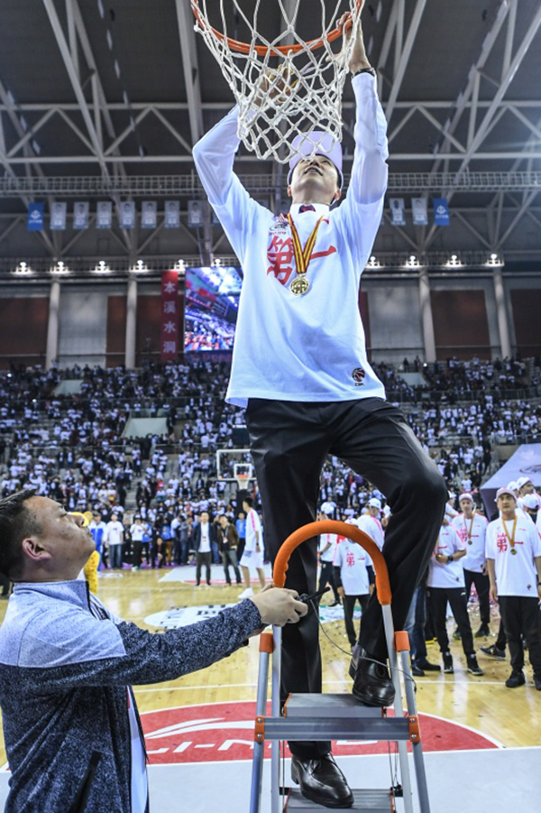 为了这一刻，他足足等了十二年。