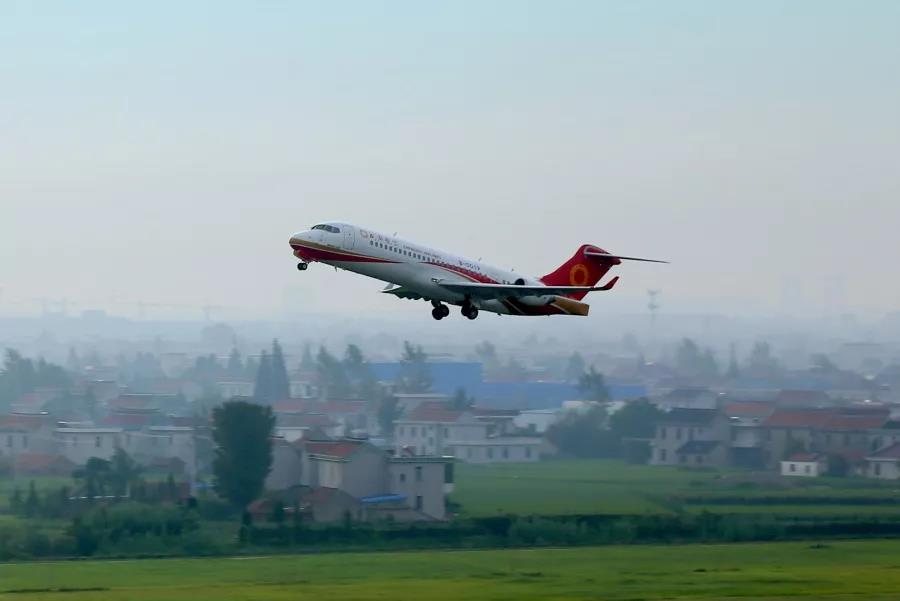 中国商飞向成都航空交付ARJ21 由租赁公司购