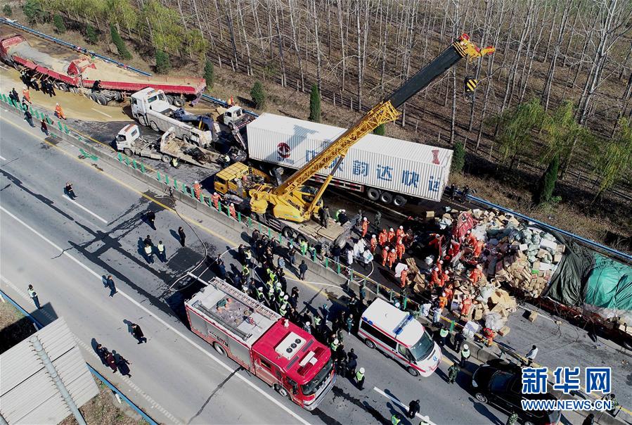 电视剧里的霸总，为什么总得“不能和异性接触”的怪病？