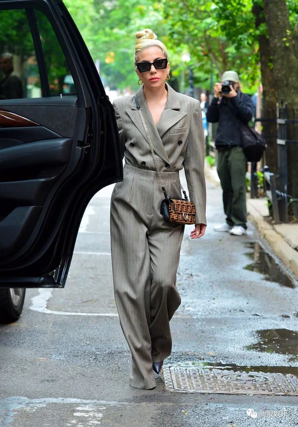 不懂时尚 | 这是要起飞？但她真是肉眼可见的美了好多！