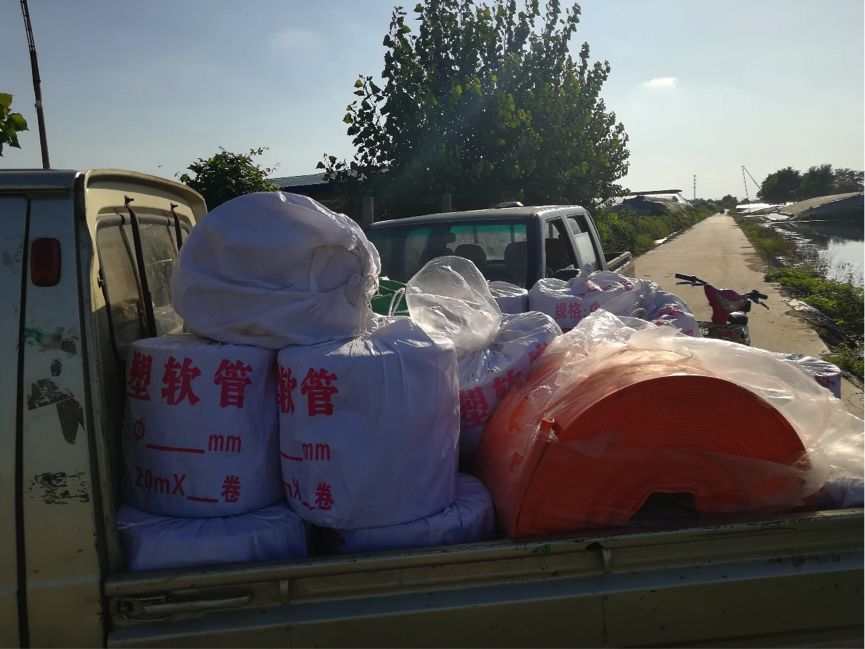 载有政府救援物资的皮卡货车 图:GT/胡雨薇