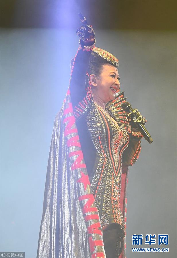 薛家燕出道60周年演唱会举行 谢天华、张智霖等好友助阵