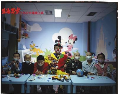 《生活万岁》回应质疑：拍电影需要光