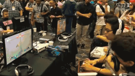 残疾人如何玩游戏?用嘴巴玩绝地求生还能吃鸡!玩家:真嘴强王者