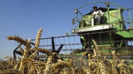 法国搬起石头砸自己脚 农业宣传片素材取自国