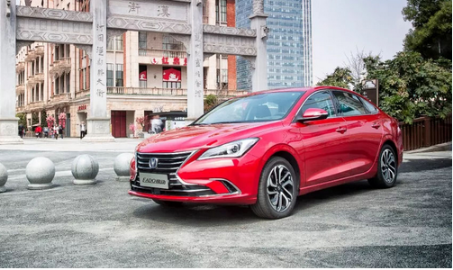 第二代逸动的安全配置，为您的出行保驾护航