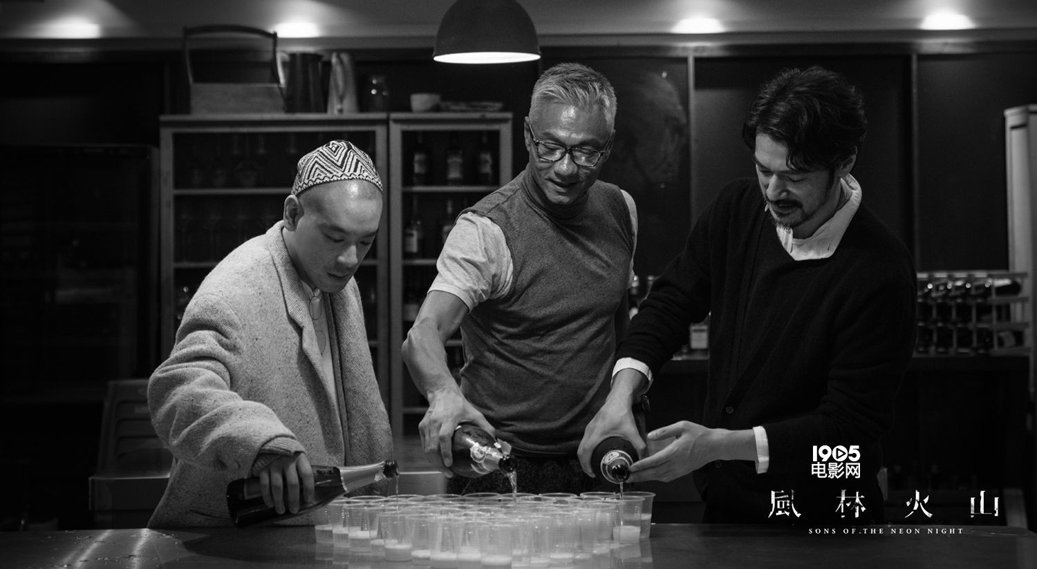 《风林火山》曝幕后花絮 五大主演杀青时刻首