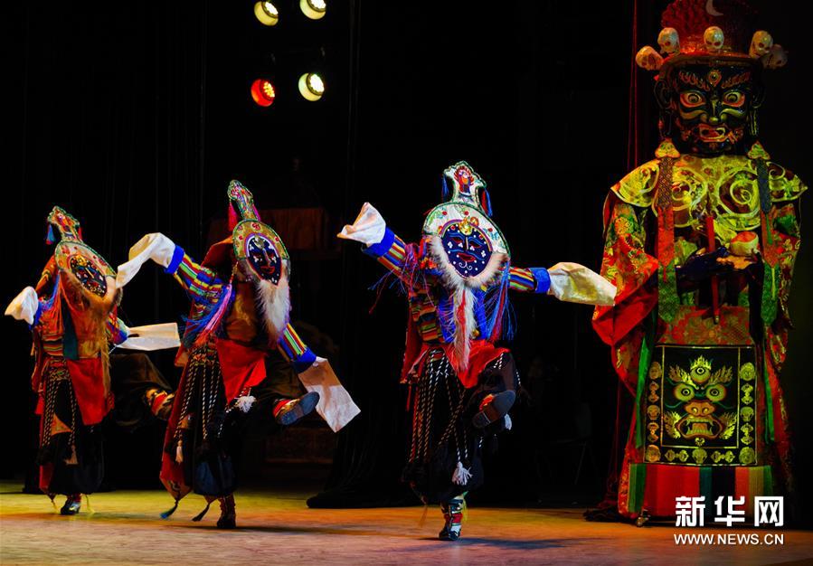 藏戏面具晚会在拉萨公演
