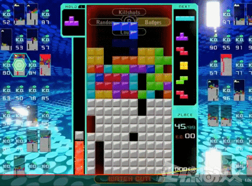 超级老古董俄罗斯方块加入吃鸡玩法,百人同屏,一人吃鸡!